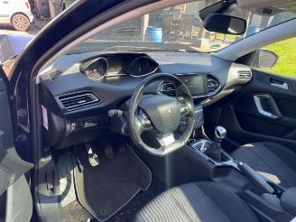 Peugeot 308 308 SW (L4/L9/LC/LJ/LR), Combi 5-drs, 2014 / 2021 1.2 12V e-THP PureTech 130 picture 4