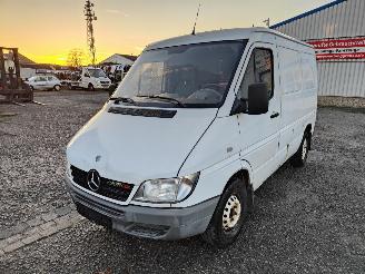 Coche siniestrado Mercedes Sprinter 2.2 CDI Wit 9147 Onderdelen 611987 Motor 2004/2