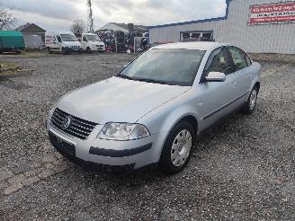 demontáž osobní automobily Volkswagen Passat 3BG 2.0 Zilver LA7W Onderdelen AZM Motor 2003/2