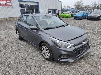 Démontage voiture Hyundai I-20 1.2 Grijs V3G Onderdelen G4LA Motor 2019/7