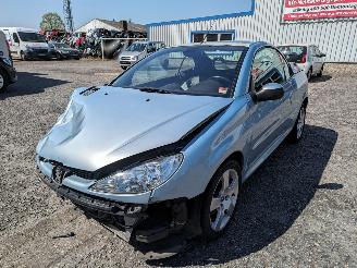 demontáž osobní automobily Peugeot 206 CC 1.6 Automatik 2004/11