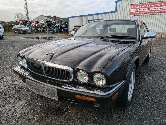 Coche siniestrado Jaguar XJ 3.2 V8 2001/7