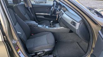 BMW 3-serie 320i picture 12