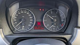 BMW 3-serie 320i picture 16
