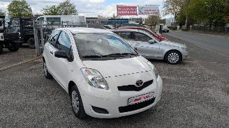 Toyota Yaris 1.0 picture 2