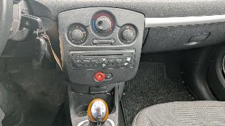 Renault Clio R picture 11