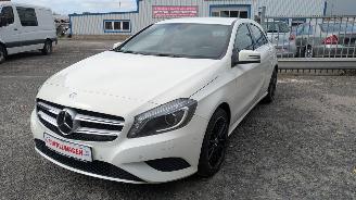 Unfallwagen Mercedes A-klasse 180d 7G-DCT 2015/4