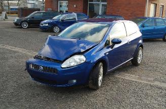 demontáž osobní automobily Fiat Grande Punto Blau 599/A Slooponderdelen Deur Achterklep Achterbumper 2007/10