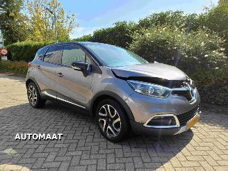 krockskadad bil auto Renault Captur 1.2 TCe Helly Hansen AUTOMAAT 2015/1