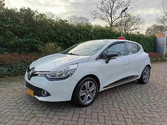 skadebil auto Renault Clio 1.5 dCi ECO Night&Day 2015/12