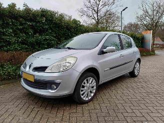  Renault Clio 1.2-16V Special Rip Curl 2008/11