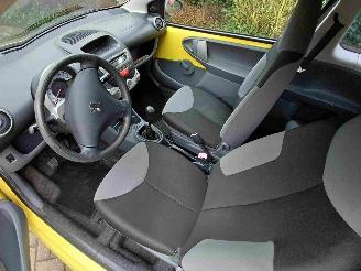 Peugeot 107 1.0-12V XR picture 8