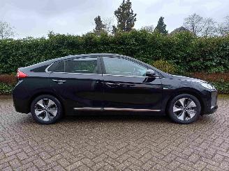 Hyundai Ioniq Premium EV picture 17