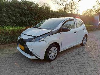 Toyota Aygo 1.0 VVT-i x-fun picture 3