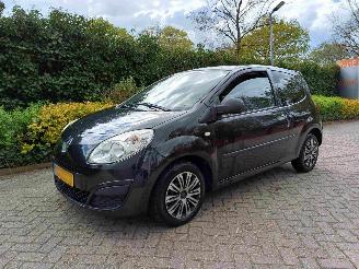 Renault Twingo 1.2 Acces airco MOTORSCHADE picture 3