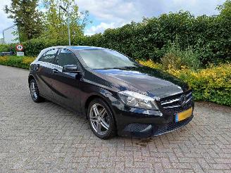 krockskadad bil auto Mercedes A-klasse 180 AUTOMAAT 2013/2