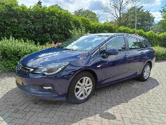 krockskadad bil auto Opel Astra Sports Tourer 1.6 CDTI Business+ 2016/11