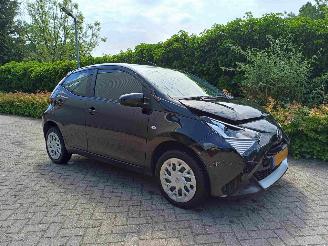 Toyota Aygo 1.0 VVT-i x-play picture 2