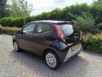 skadebil auto Toyota Aygo 1.0 VVT-i x-play 2021/12