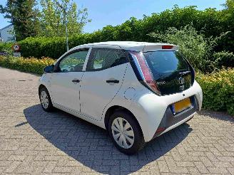 Toyota Aygo 1.0 VVT-i x-fun 5drs airco picture 2