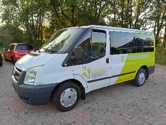 Ford Transit Kombi 300S 2.2 TDCI 9 persoons picture 3