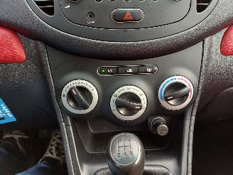 Hyundai I-10 1.1 Dynamic XL airco picture 10
