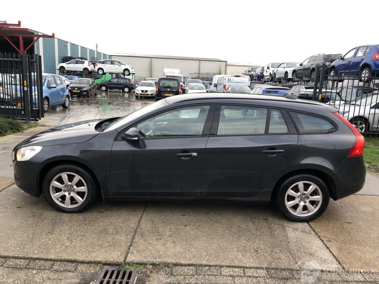 Volvo V-60 2.0 D3 120kW E5 Aut. CLIMA NAVI