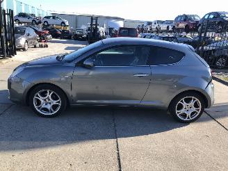 Schadeauto Alfa Romeo MiTo 13jtd E5, Leer, Navi 2011/10