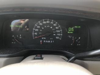 Lincoln Town Car 4.6i V8 164kW picture 7