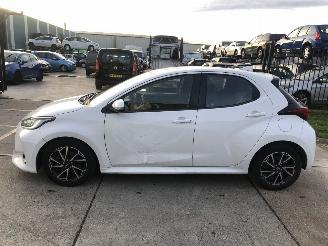 Damaged car Toyota Yaris 1.5 Hybrid Dynamic 2020/12