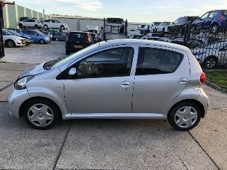 krockskadad bil auto Toyota Aygo 1.0i Airco 5 drs 2008/10