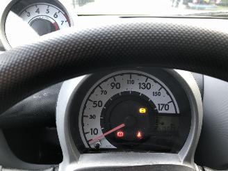 Peugeot 107 5 drs Airco picture 7