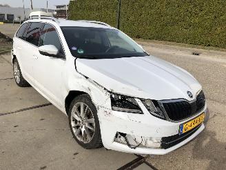 Skoda Octavia 15tsi 110kW E6 DSG Combi picture 3