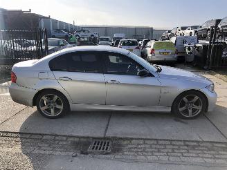 Coche accidentado BMW 3-serie 320i Aut. 110kW 2005/6