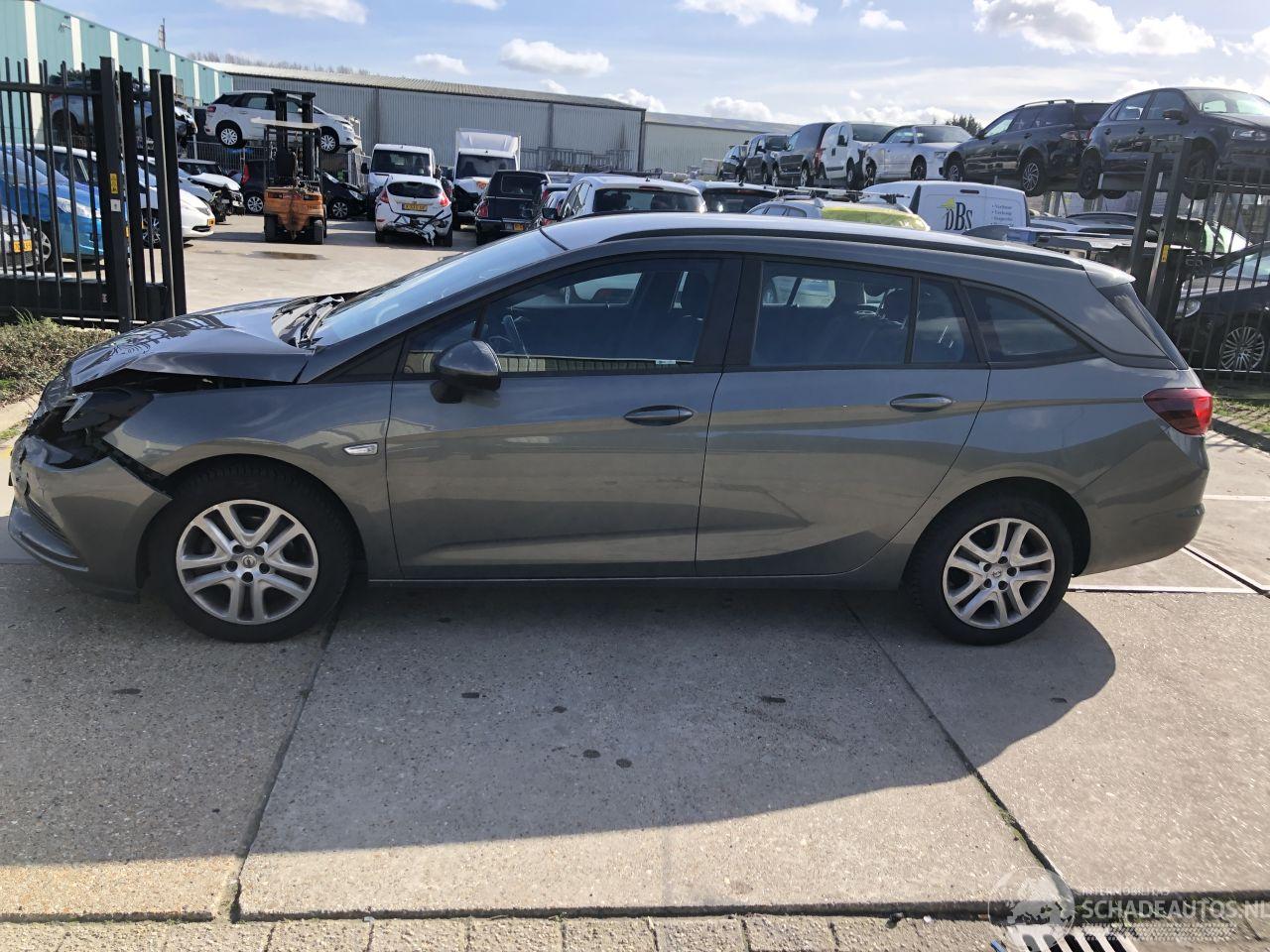 Opel Astra SPORTS TOURER 1.0i 77kW E6