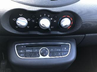 Renault Twingo 12i 16v Airco picture 8