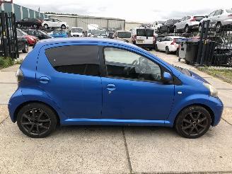 skadebil auto Toyota Aygo Comfort Navigator AIRCO LM VELGEN 2011/5