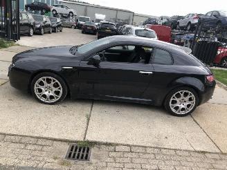 uszkodzony samochody osobowe Alfa Romeo Brera 2.2JTS 136kW 2010/1