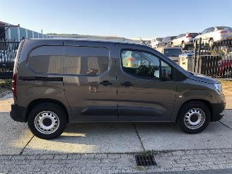 skadebil bedrijf Opel Combo-e GEEN SCHADE !! Airco Navi 2024/3