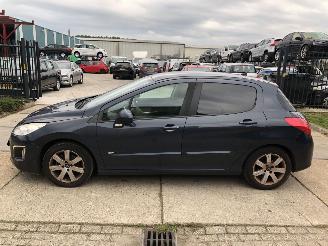 Schadeauto Peugeot 308 16vti 88kW HB Airco Navi Pano 2014/3