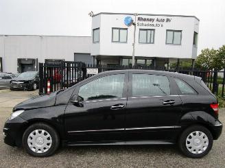 damaged passenger cars Mercedes B-klasse B200CDI Automaat NAVI 2009/5