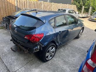  Opel Astra  2013/10