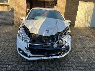 Peugeot 208 1.2 puretech picture 6