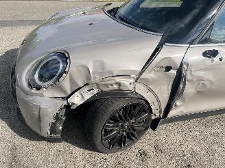 Mini Cooper 1.5 automaat !! picture 20