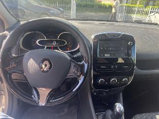 Renault Clio 0.9 tce weinig schade !! picture 11