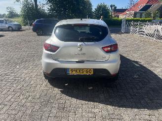 Renault Clio 0.9 tce weinig schade !! picture 4