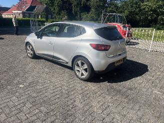 Renault Clio 0.9 tce weinig schade !! picture 3