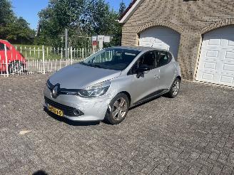  Renault Clio 0.9 tce weinig schade !! 2013/8