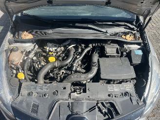 Renault Clio 0.9 tce weinig schade !! picture 17