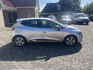 Renault Clio 0.9 tce weinig schade !! picture 6
